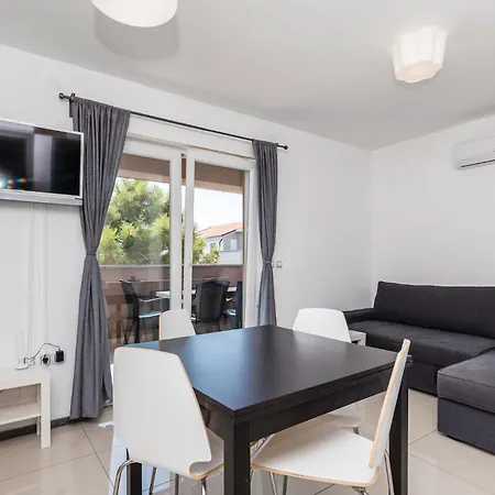 Awesome In With House Sea View *
