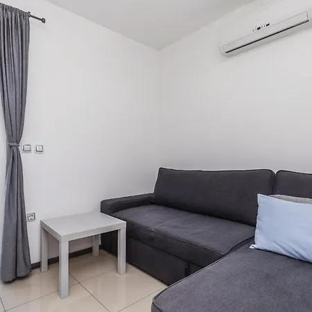 Appartement Awesome In With House Sea View Mandre