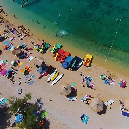 1 Bedroom Lovely In Appartement