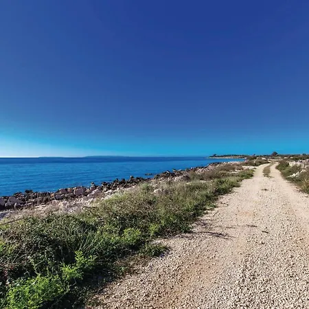 1 Bedroom Lovely In *