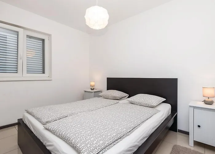 1 Bedroom Lovely In * Mandre