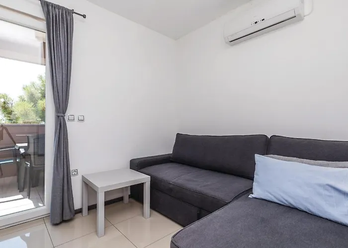 Apartament 1 Bedroom Lovely In Mandre