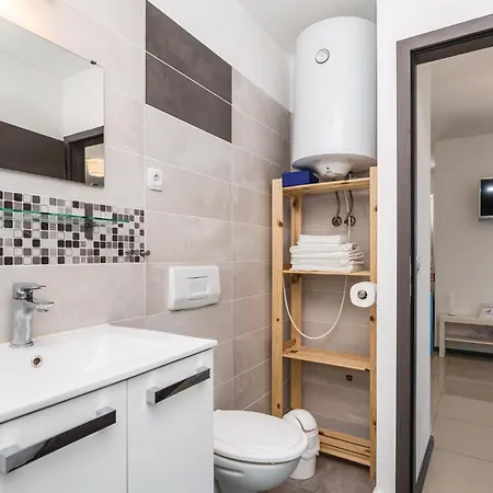 Apartment 1 Bedroom Lovely In *