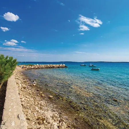 アパート Awesome Apartment In Mandre With House Sea View