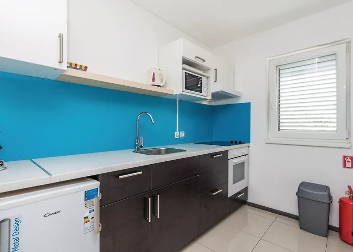 Апартаменты 1 Bedroom Lovely In